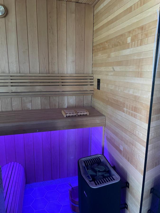 Above And Beyond - Luxe Suite Met Sauna En Stoomdouche Zaandam Exterior photo