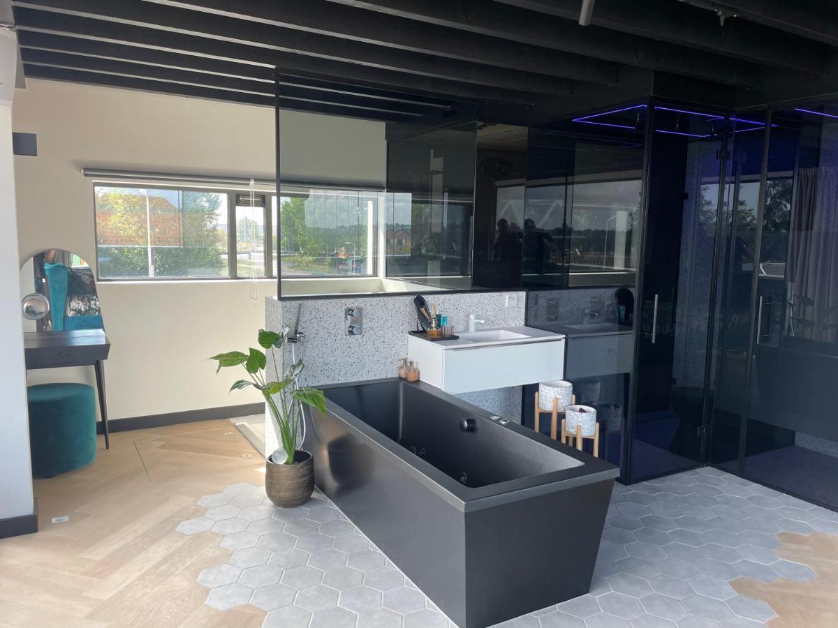 Above And Beyond - Luxe Suite Met Sauna En Stoomdouche Zaandam Exterior photo