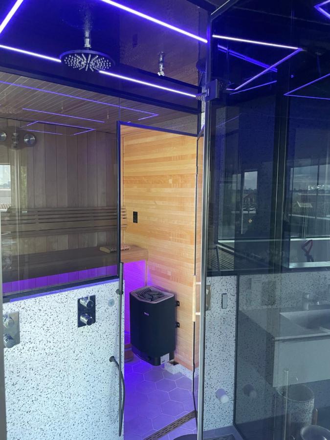 Above And Beyond - Luxe Suite Met Sauna En Stoomdouche Zaandam Exterior photo